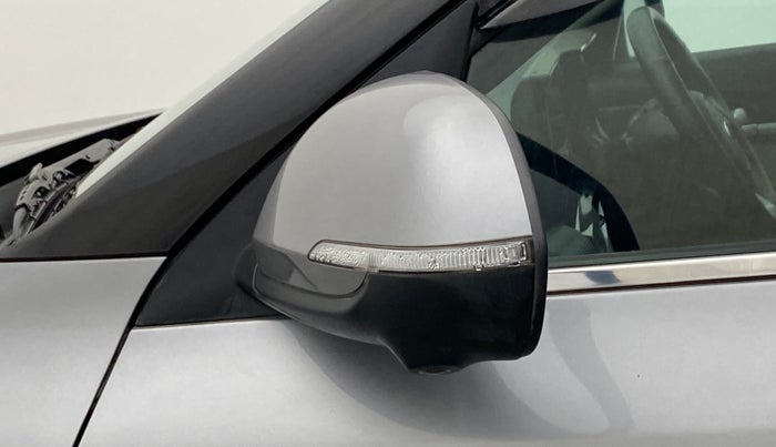 2020 KIA SELTOS 1.4 GTX+ TURBO GDI PETROL AT, Petrol, Automatic, 31,618 km, Left rear-view mirror - Indicator light has minor damage