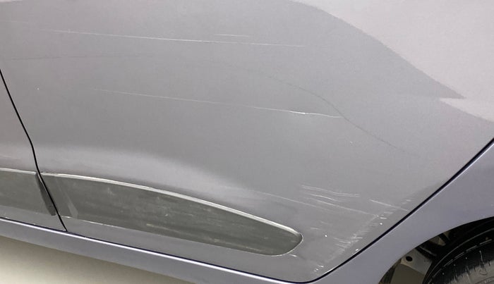 2017 Hyundai Grand i10 Sportz(O) 1.2 MT, Petrol, Manual, 33,332 km, Rear left door - Minor scratches