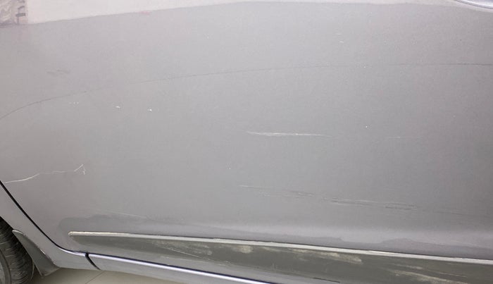 2017 Hyundai Grand i10 Sportz(O) 1.2 MT, Petrol, Manual, 33,332 km, Front passenger door - Minor scratches