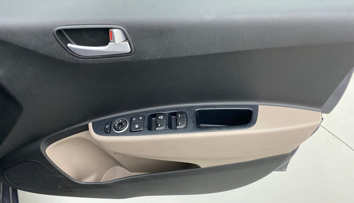 2017 Hyundai Grand i10 Sportz(O) 1.2 MT, Petrol, Manual, 33,332 km, Driver Side Door Panels Control