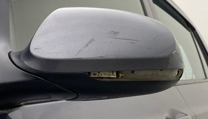2017 Hyundai Grand i10 Sportz(O) 1.2 MT, Petrol, Manual, 33,332 km, Left rear-view mirror - Indicator light has minor damage