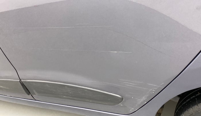 2017 Hyundai Grand i10 Sportz(O) 1.2 MT, Petrol, Manual, 33,332 km, Rear left door - Slightly dented