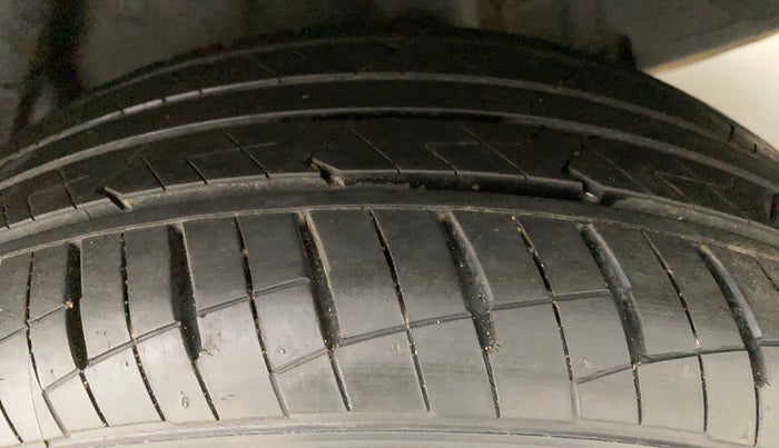 2018 Hyundai Verna 1.6 VTVT SX, Petrol, Manual, 8,080 km, Left Rear Tyre Tread
