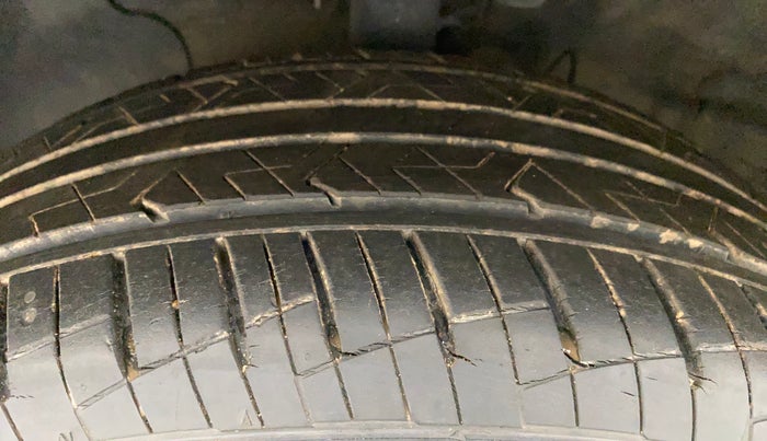 2018 Hyundai Verna 1.6 VTVT SX, Petrol, Manual, 8,080 km, Left Front Tyre Tread