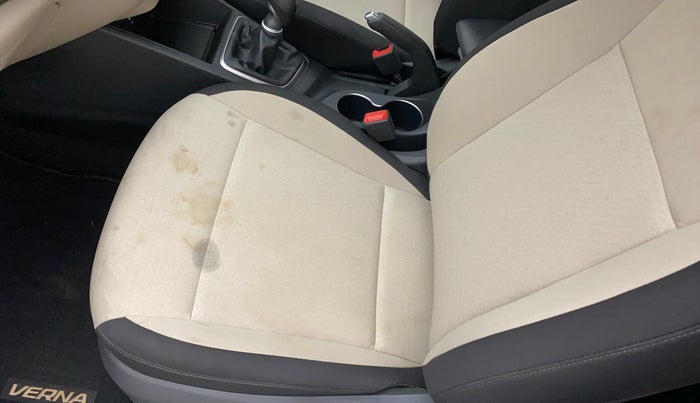 2018 Hyundai Verna 1.6 VTVT SX, Petrol, Manual, 8,080 km, Front left seat (passenger seat) - Cover slightly stained