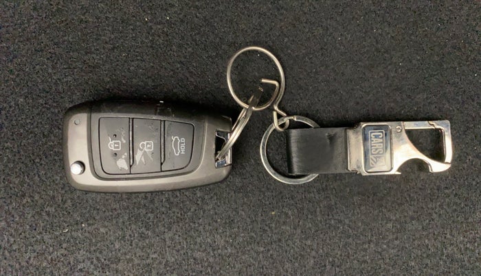 2018 Hyundai Verna 1.6 VTVT SX, Petrol, Manual, 8,080 km, Key Close Up