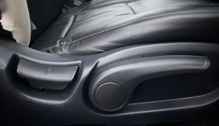 2016 Hyundai Elite i20 ASTA 1.2 (O), Petrol, Manual, 29,066 km, Driver Side Adjustment Panel