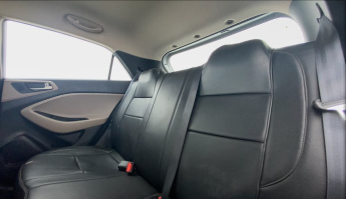 2016 Hyundai Elite i20 ASTA 1.2 (O), Petrol, Manual, 29,066 km, Right Side Rear Door Cabin