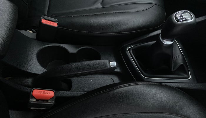 2016 Hyundai Elite i20 ASTA 1.2 (O), Petrol, Manual, 29,066 km, Gear Lever