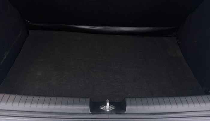 2016 Hyundai Elite i20 ASTA 1.2 (O), Petrol, Manual, 29,066 km, Boot Inside