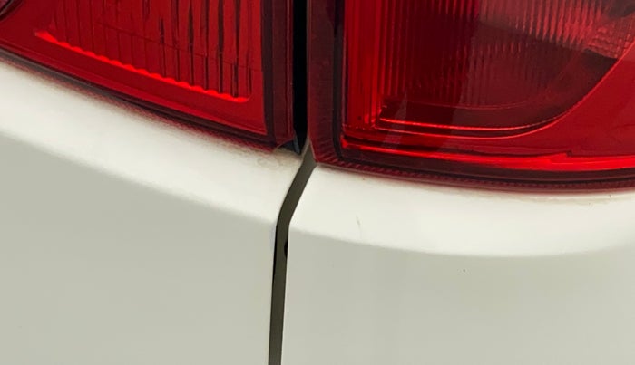 2015 Ford Ecosport 1.5 TITANIUM TI VCT AT, Petrol, Automatic, 37,455 km, Right tail light - Minor damage