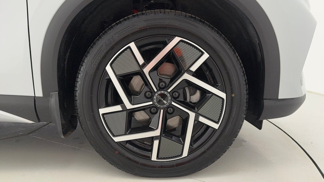 2023 Byd Atto 3 Extended Range, Automatic, 19166 km, Right Front Wheel