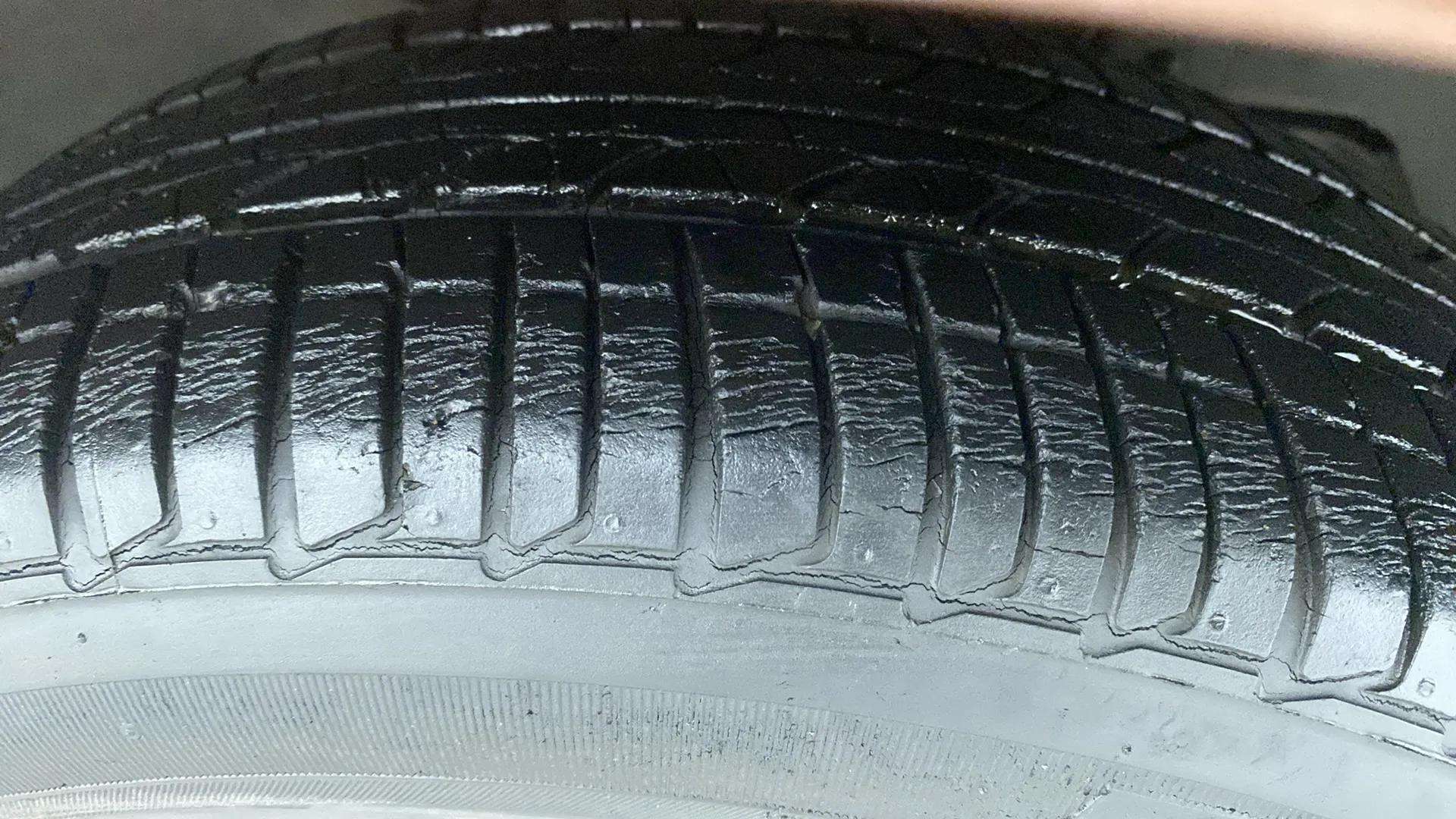 RHS-Front-Tyre-Tread