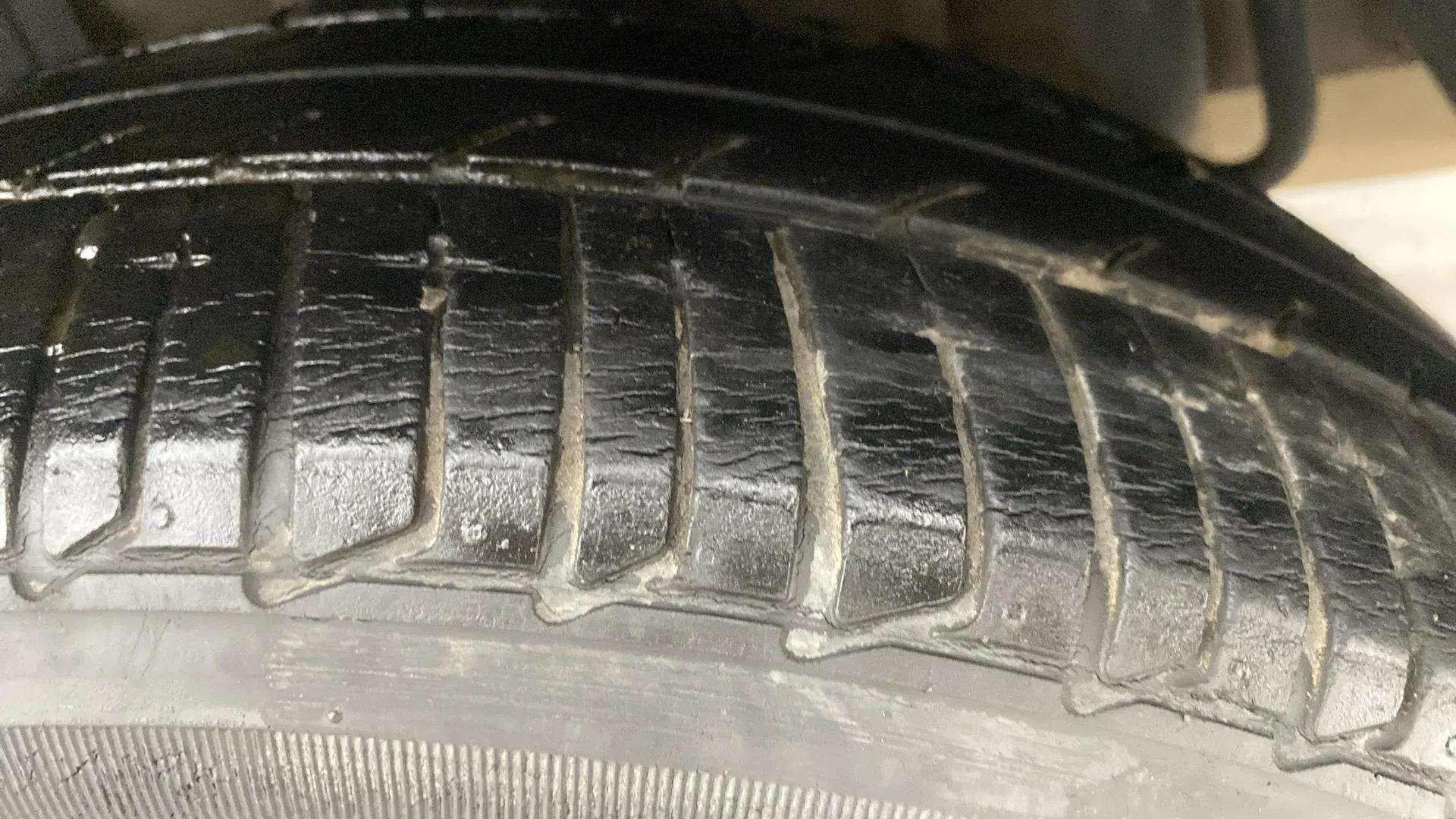 LHS-Rear-Tyre-Tread