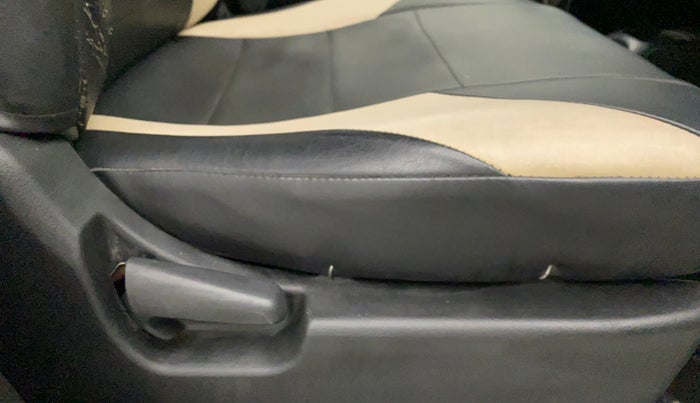2015 Maruti Wagon R 1.0 LXI CNG, CNG, Manual, 70,493 km, Driver Side Adjustment Panel