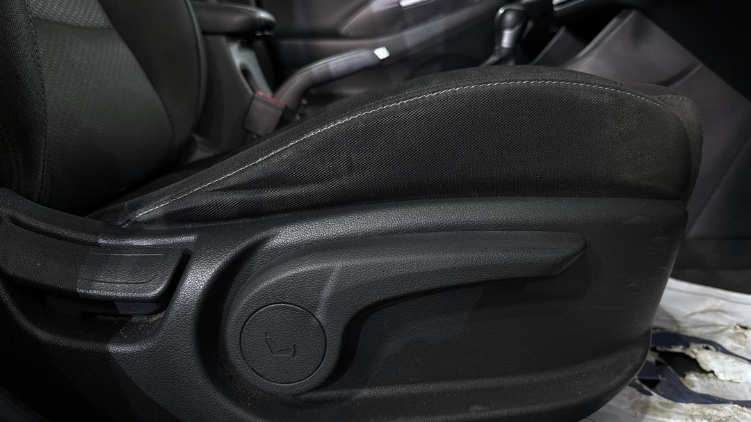 2018 Hyundai i30 Active, Automatic, 63709 km, Drivers Side Adjustment Panel