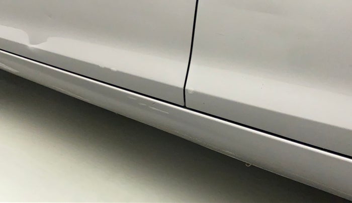 2013 Maruti Swift VXI, Petrol, Manual, 60,424 km, Left running board - Minor scratches