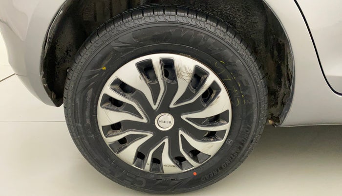 2013 Maruti Swift VXI, Petrol, Manual, 60,424 km, Right Rear Wheel