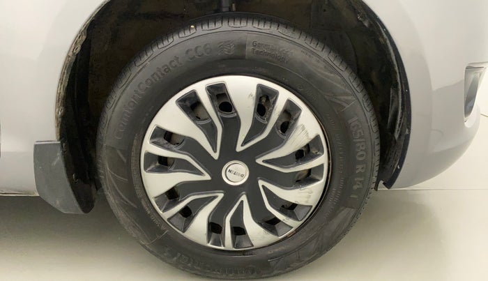 2013 Maruti Swift VXI, Petrol, Manual, 60,424 km, Right Front Wheel