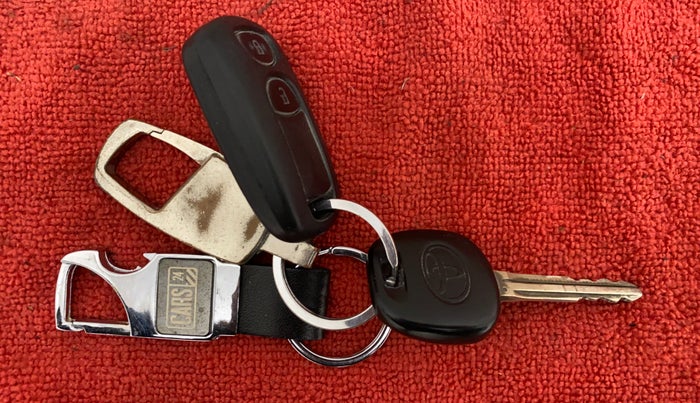 2016 Toyota Etios Liva D 4D VD, Diesel, Manual, 99,615 km, Key Close Up