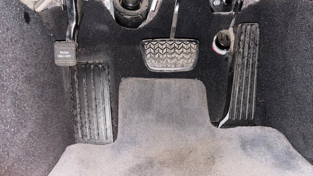 2015 Lexus Is250 Luxury, Automatic, 118773 km, Pedals and Footmat