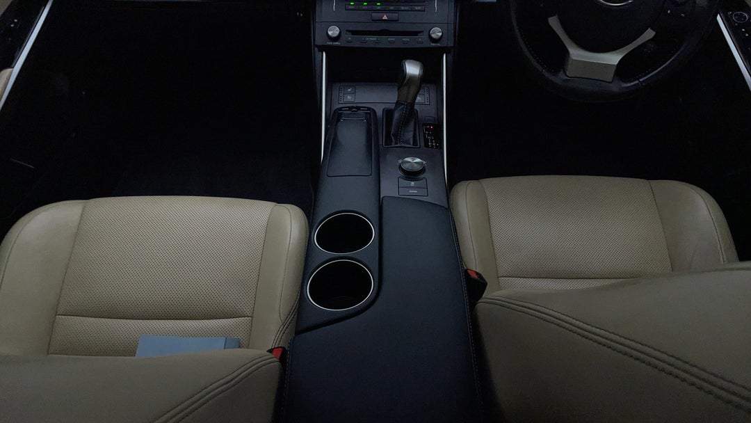 2015 Lexus Is250 Luxury, Automatic, 118773 km, Center Console