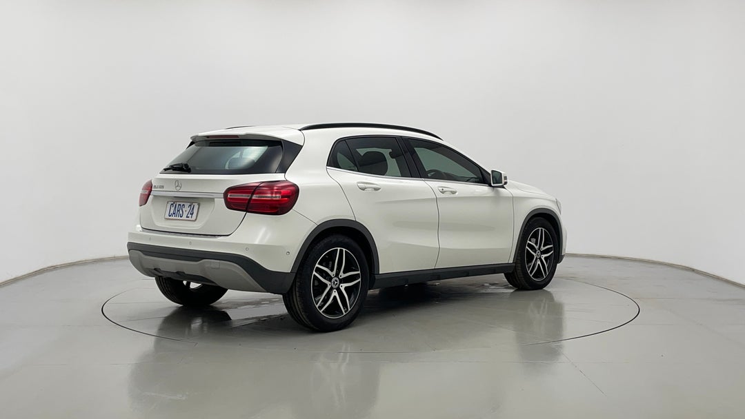 Right Back Diagonal (45- Degree) View