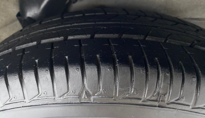 2015 Hyundai i10 SPORTZ 1.1 IRDE2, Petrol, Manual, 17,583 km, Left Rear Tyre Tread