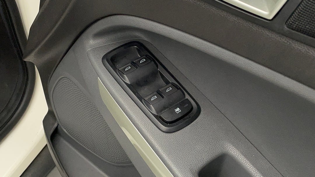 2015 Ford Ecosport Trend, Automatic, 50645 km, Drivers Side Door Panel Controls