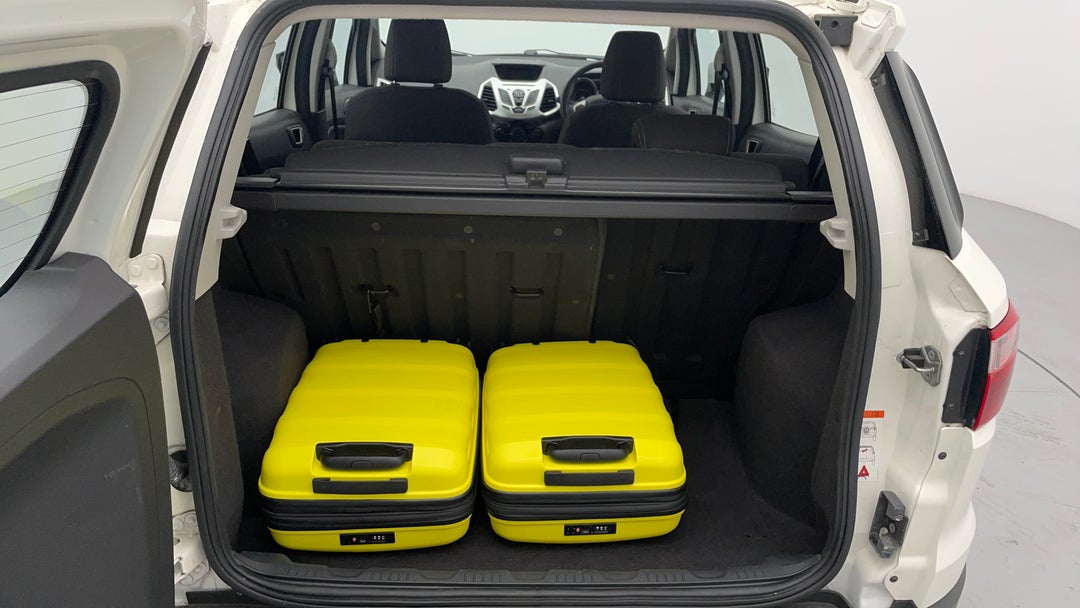 2015 Ford Ecosport Trend, Automatic, 50645 km, Boot Inside View with Luggage