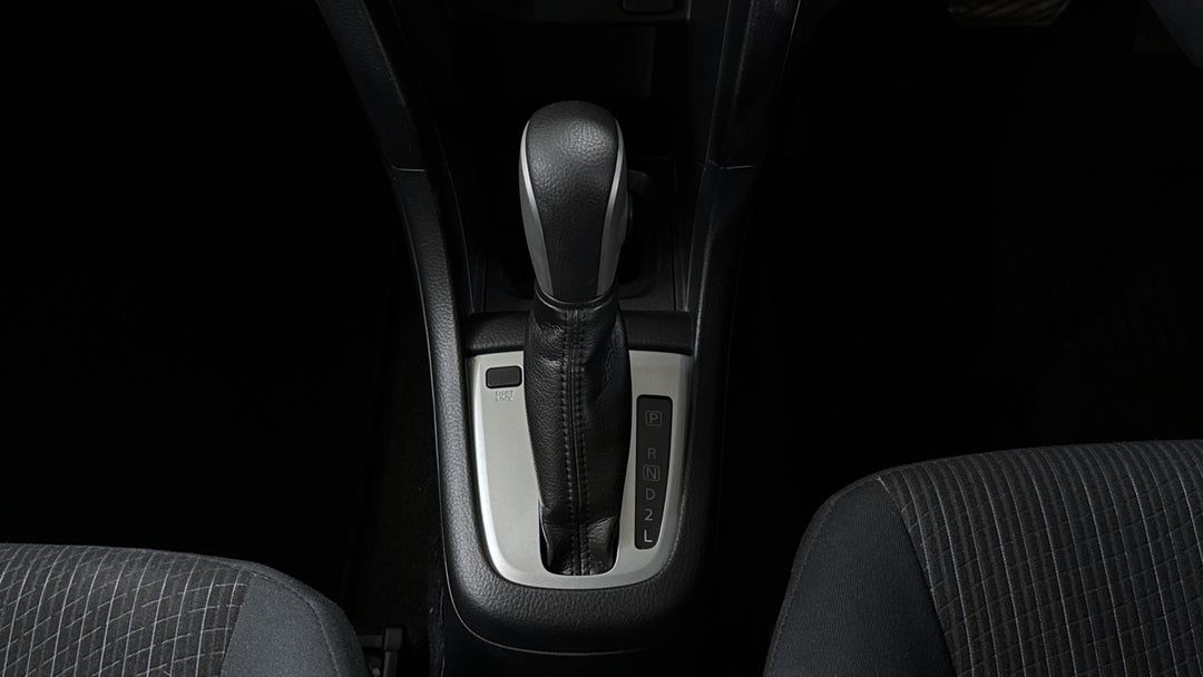 2015 Suzuki Swift Gl Navigator, Automatic, 64729 km, Gear Lever 