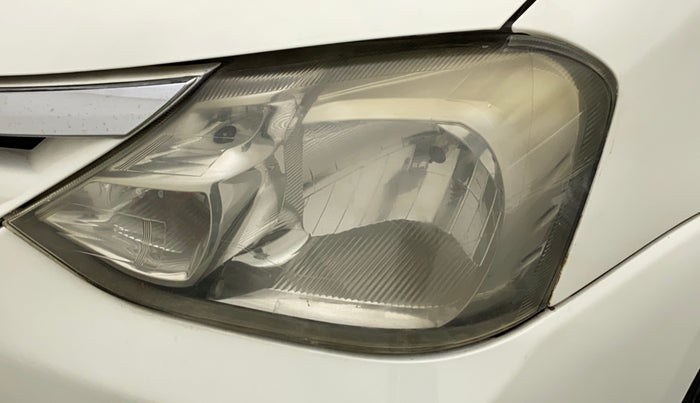 2014 Toyota Etios Liva G, Petrol, Manual, 73,506 km, Left headlight - Minor scratches