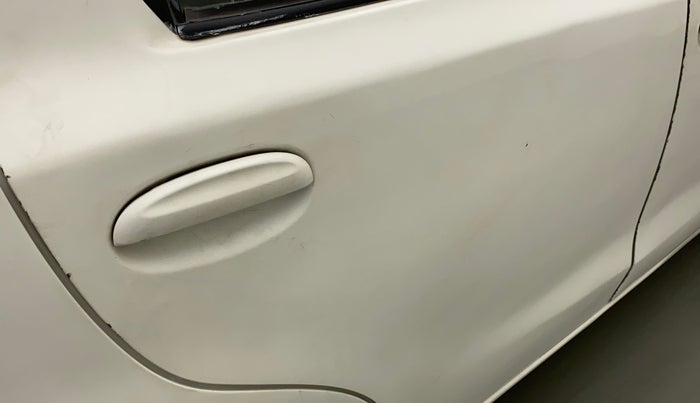 2014 Toyota Etios Liva G, Petrol, Manual, 73,506 km, Right rear door - Minor scratches