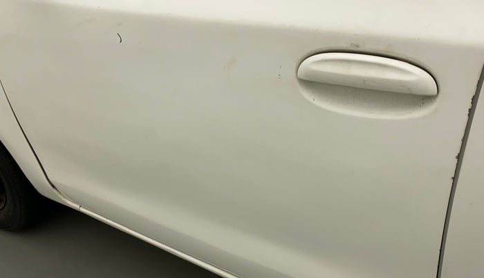 2014 Toyota Etios Liva G, Petrol, Manual, 73,506 km, Front passenger door - Minor scratches