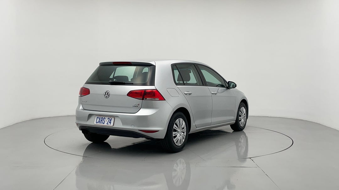 Right Back Diagonal (45- Degree) View