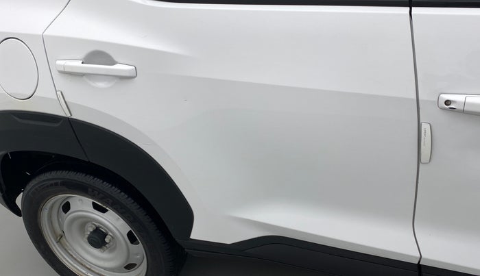 2021 Nissan MAGNITE XE, Petrol, Manual, 13,474 km, Right rear door - Minor scratches