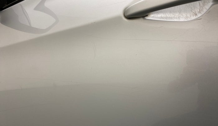 2018 Tata Tiago XT 1.2 REVOTRON, Petrol, Manual, 64,666 km, Front passenger door - Minor scratches