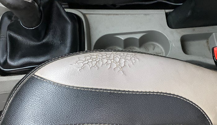 2018 Tata Tiago XT 1.2 REVOTRON, Petrol, Manual, 64,666 km, Front left seat (passenger seat) - Cover slightly torn