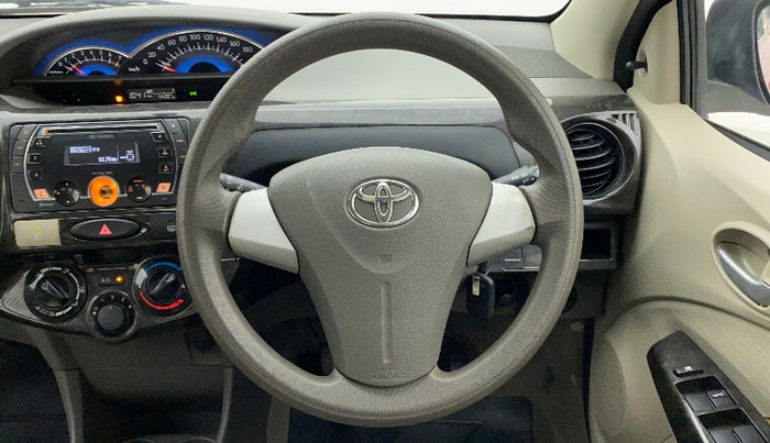 2016 Toyota Etios Liva V DUAL TONE, Petrol, Manual, 44,287 km, Steering Wheel Close Up