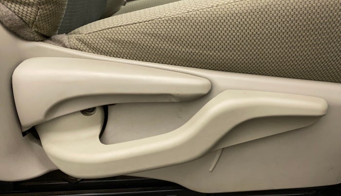2016 Toyota Etios Liva V DUAL TONE, Petrol, Manual, 44,287 km, Driver Side Adjustment Panel
