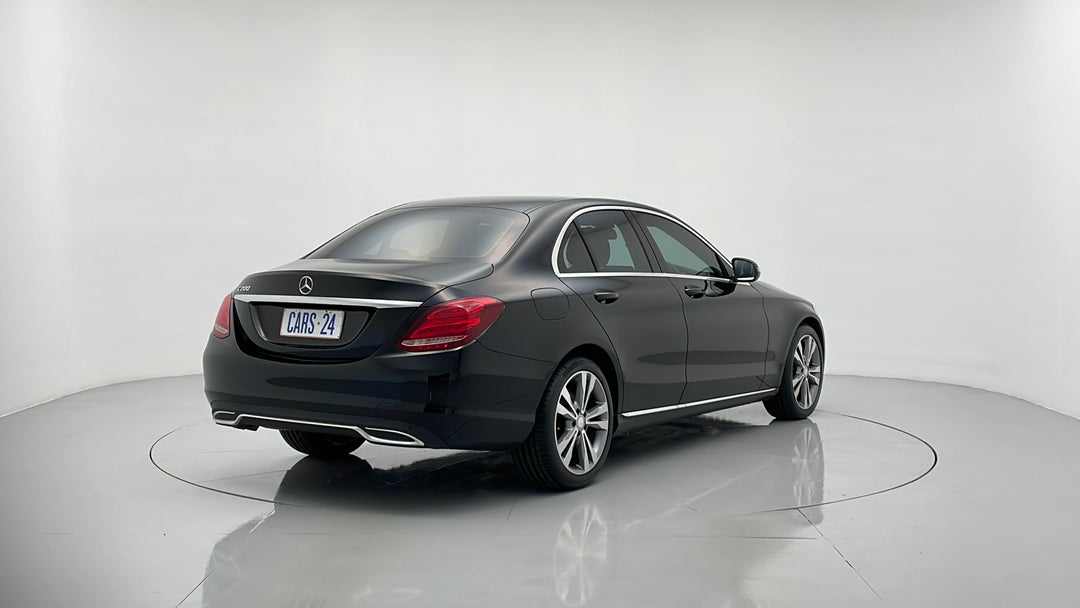 Right Back Diagonal (45- Degree) View