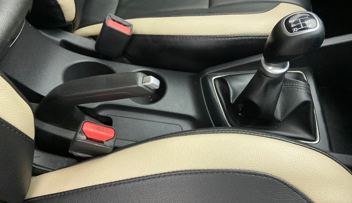 2016 Hyundai Elite i20 ASTA 1.2, Petrol, Manual, 80,775 km, Gear Lever