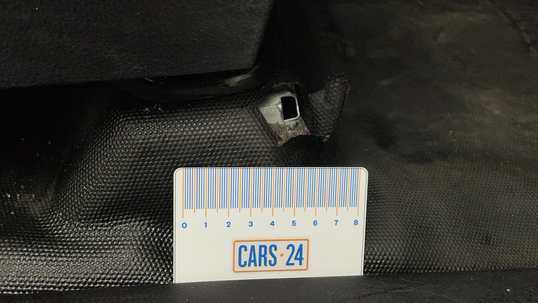 2021 Isuzu D-MAX Sx (4x4), Automatic, 99691 km, Floors / Carpets Tear