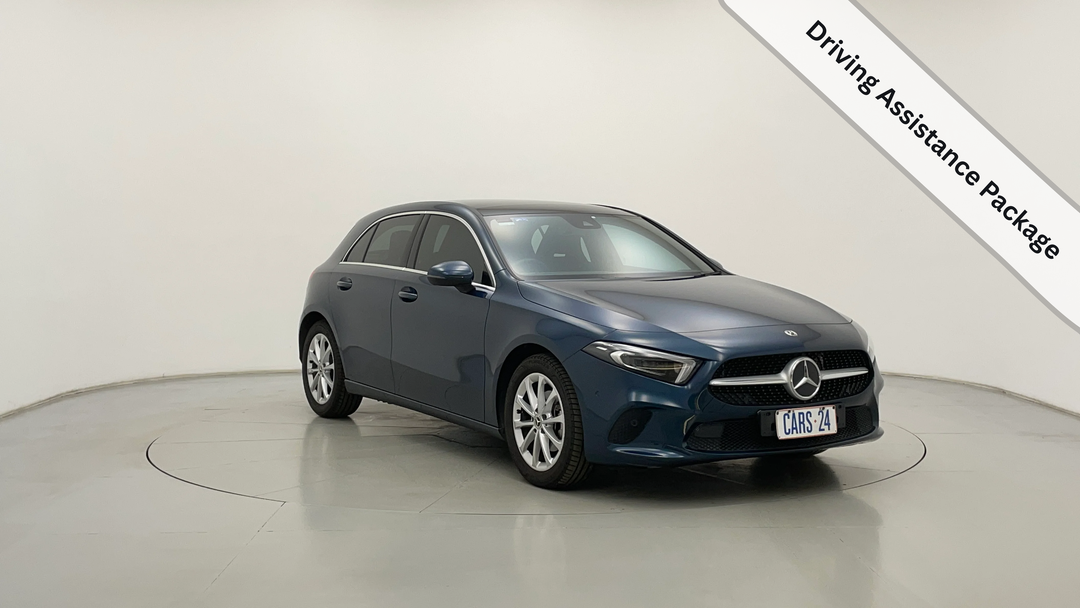 2022 Mercedes-benz A180 A180, Automatic, 22653 km, Right Front Diagonal (45- Degree) View