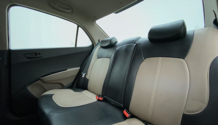 2017 Hyundai Xcent E PLUS, Petrol, Manual, 43,634 km, Right Side Rear Door Cabin