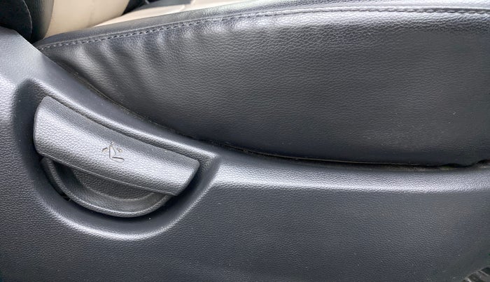 2017 Hyundai Xcent E PLUS, Petrol, Manual, 43,634 km, Driver Side Adjustment Panel