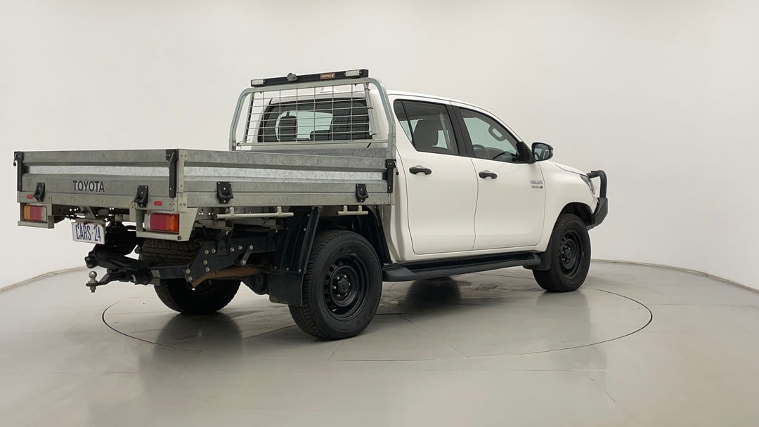 2022 Toyota Hilux Sr (4x4), Automatic, 67592 km, Right Back Diagonal (45- Degree) View