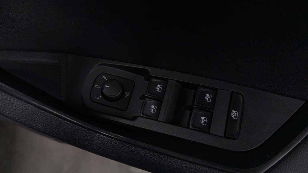 2020 SKODA Karoq 110tsi, Automatic, 66043 km, Drivers Side Door Panel Controls