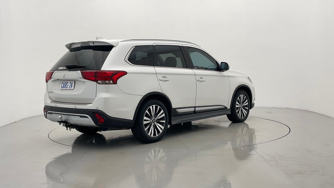 Right Back Diagonal (45- Degree) View