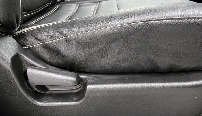 2015 Maruti Wagon R 1.0 VXI, Petrol, Manual, 28,772 km, Driver Side Adjustment Panel